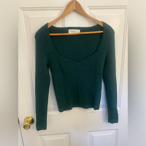 Abercrombie & Fitch Sweaters - Abercrombie and fitch soft collection green sweetheart neckline sweater size M